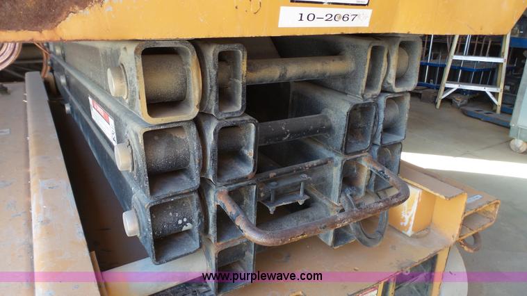 image for item AO9884 1999 Grove SM3248E scissor lift