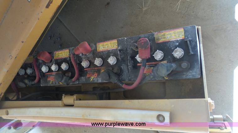 image for item AO9884 1999 Grove SM3248E scissor lift