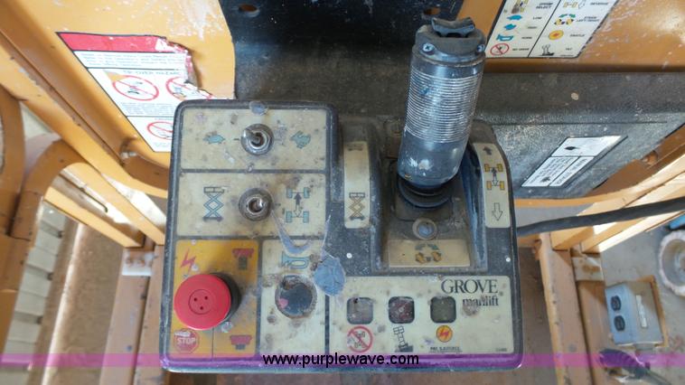 image for item AO9884 1999 Grove SM3248E scissor lift