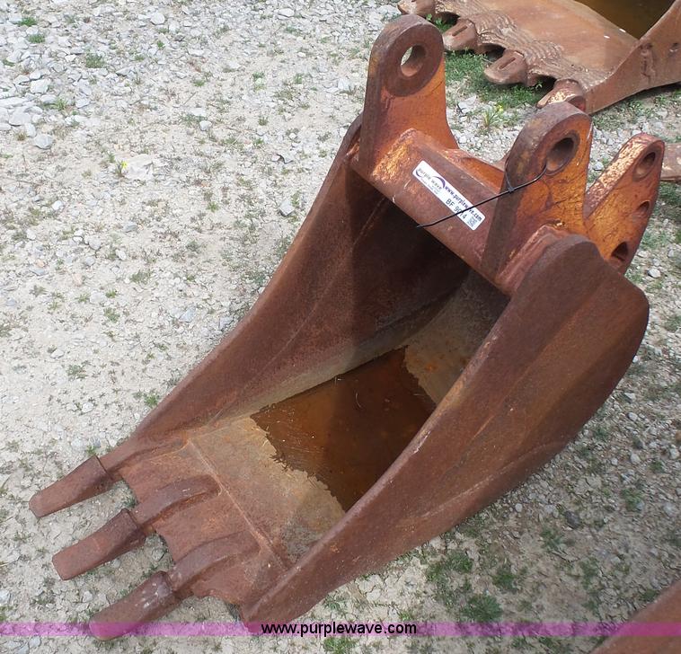 Case 580 backhoe bucket in Topeka, KS Item BF9014 sold Purple Wave