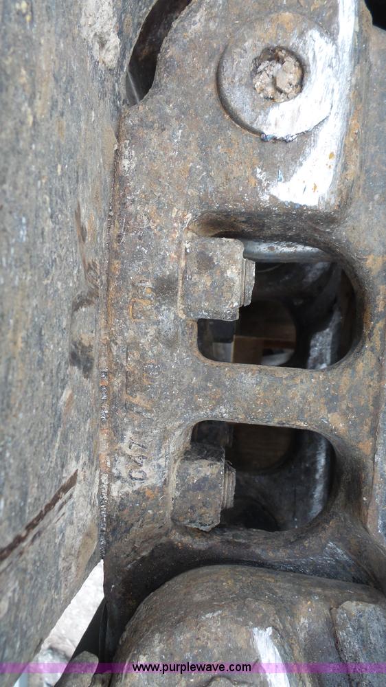 image for item BF9086 Caterpillar 953C track loader tracks