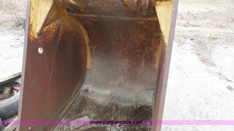 image for item BF9087 Excavator bucket