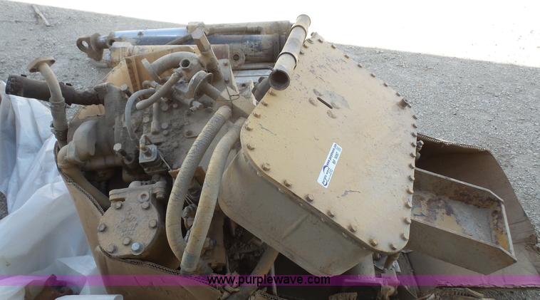 image for item BF9097 Caterpillar 637D scraper rear transmission