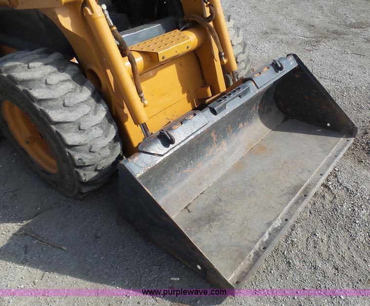 image for item BH9389 2005 Case 420 skid steer