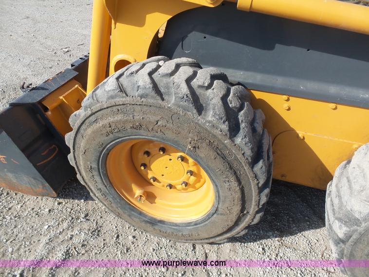 image for item BH9389 2005 Case 420 skid steer