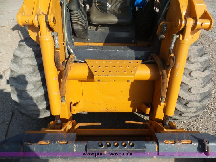 image for item BH9389 2005 Case 420 skid steer