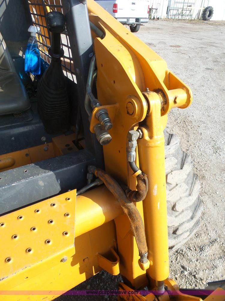 image for item BH9389 2005 Case 420 skid steer