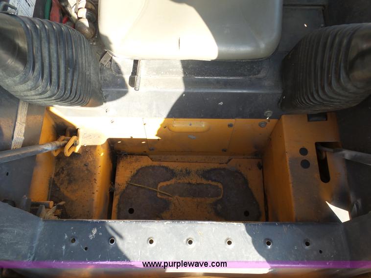 image for item BH9389 2005 Case 420 skid steer