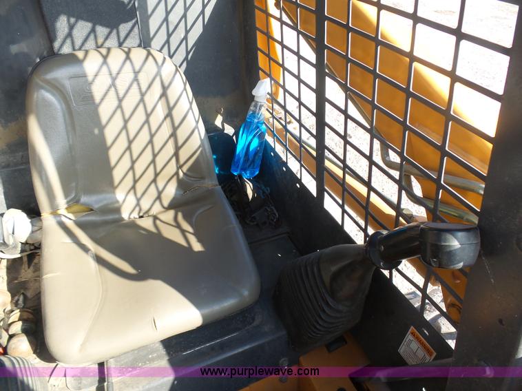 image for item BH9389 2005 Case 420 skid steer
