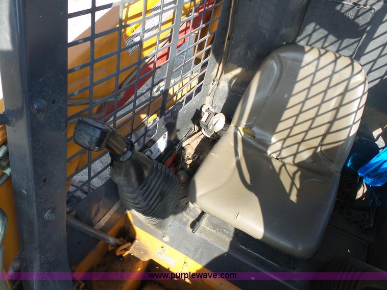 image for item BH9389 2005 Case 420 skid steer