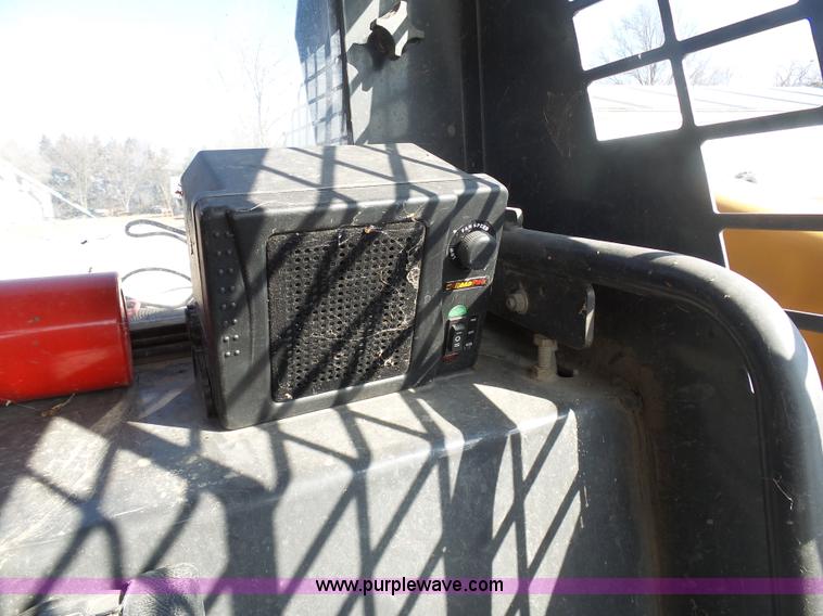 image for item BH9389 2005 Case 420 skid steer