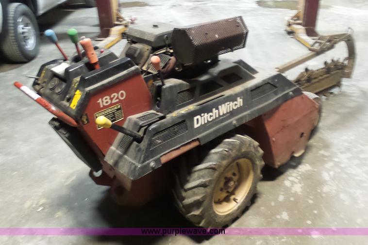 image for item BH9410 Ditch Witch 1820H trencher