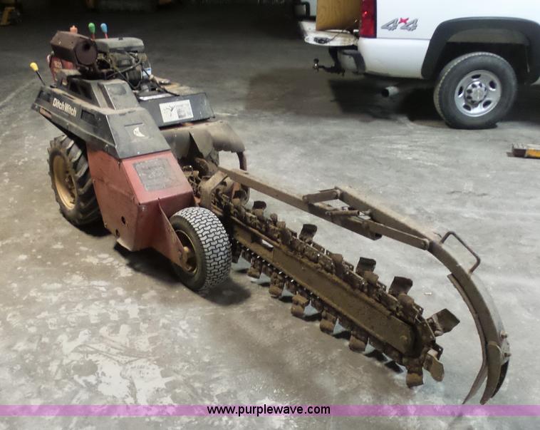 image for item BH9410 Ditch Witch 1820H trencher