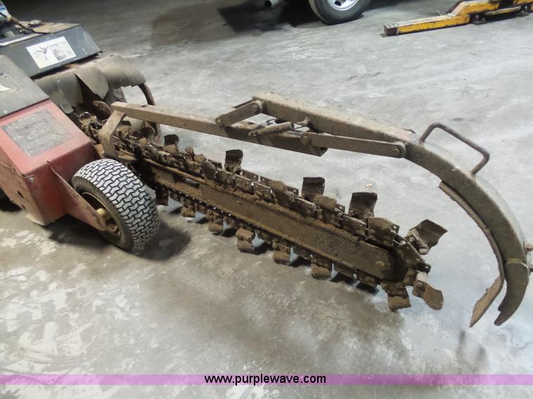 image for item BH9410 Ditch Witch 1820H trencher