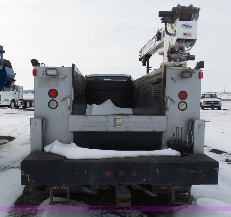 image for item BH9436 2004 Ford F650 Super Duty service truck with crane