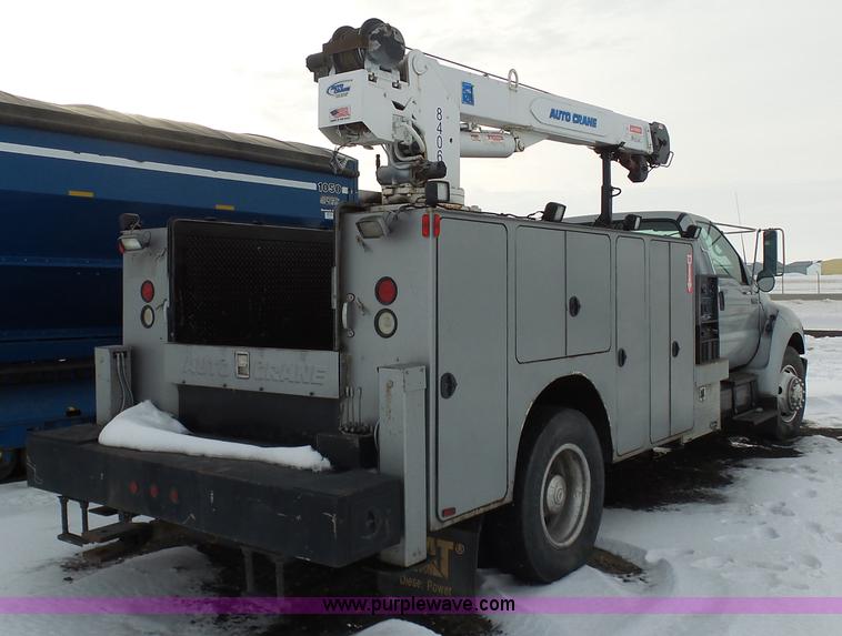 image for item BH9436 2004 Ford F650 Super Duty service truck with crane