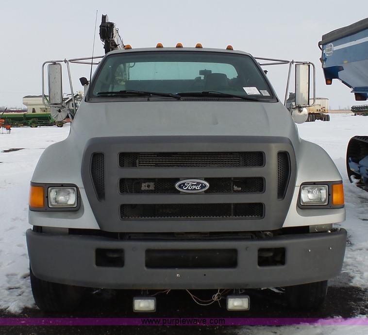 image for item BH9436 2004 Ford F650 Super Duty service truck with crane
