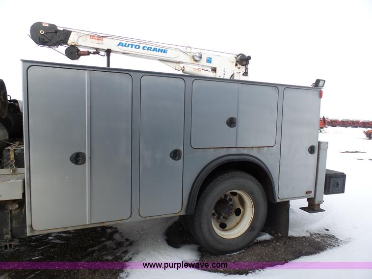 image for item BH9436 2004 Ford F650 Super Duty service truck with crane