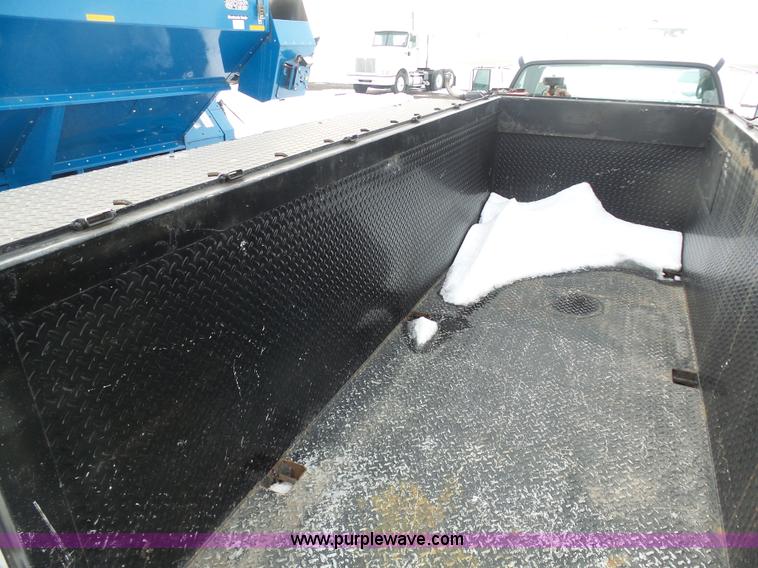 image for item BH9436 2004 Ford F650 Super Duty service truck with crane