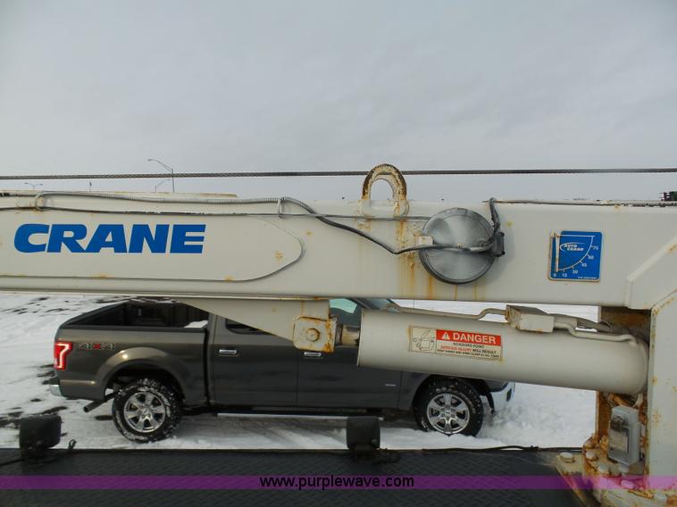 image for item BH9436 2004 Ford F650 Super Duty service truck with crane