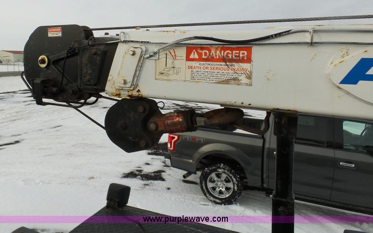 image for item BH9436 2004 Ford F650 Super Duty service truck with crane