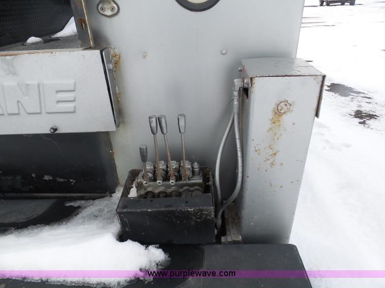 image for item BH9436 2004 Ford F650 Super Duty service truck with crane