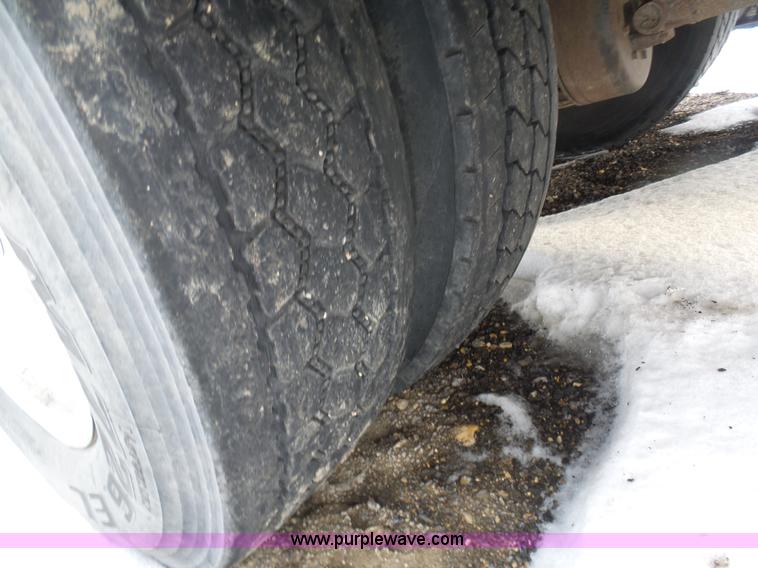 image for item BH9436 2004 Ford F650 Super Duty service truck with crane