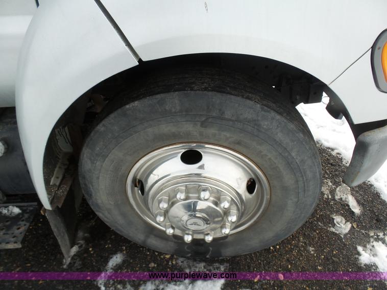 image for item BH9436 2004 Ford F650 Super Duty service truck with crane