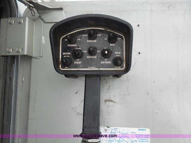 image for item BH9436 2004 Ford F650 Super Duty service truck with crane