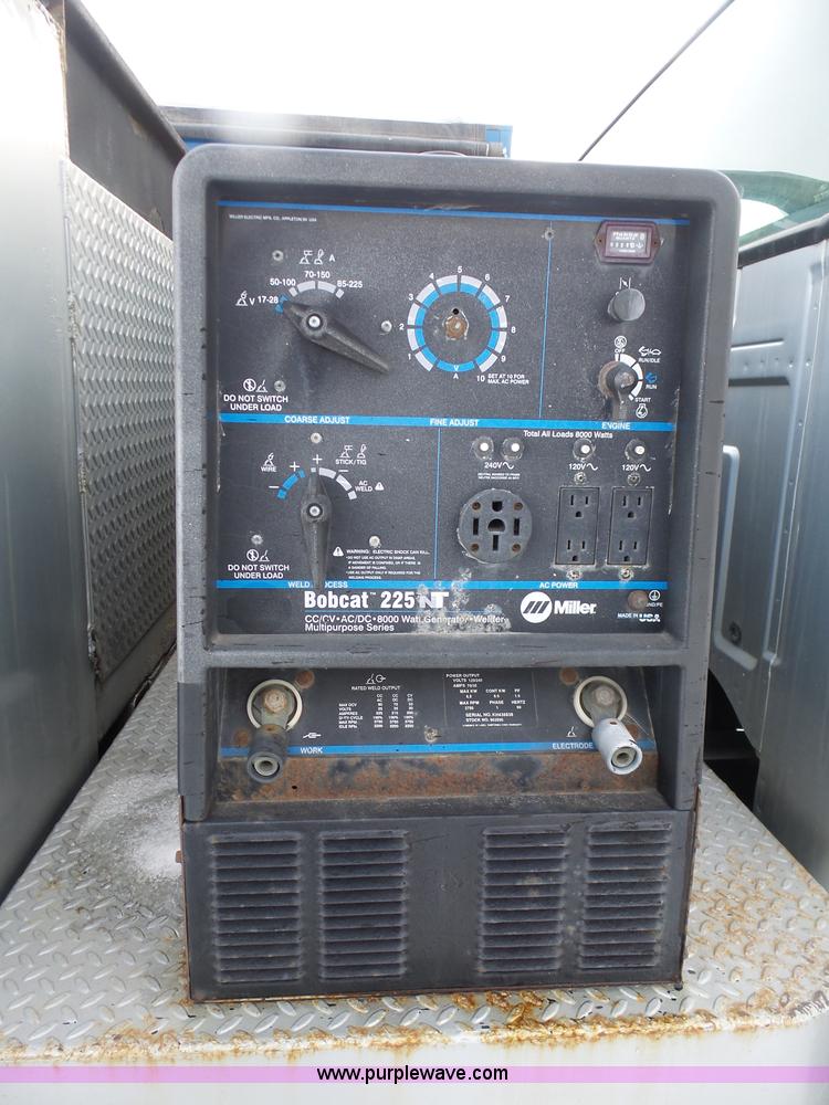 image for item BH9436 2004 Ford F650 Super Duty service truck with crane