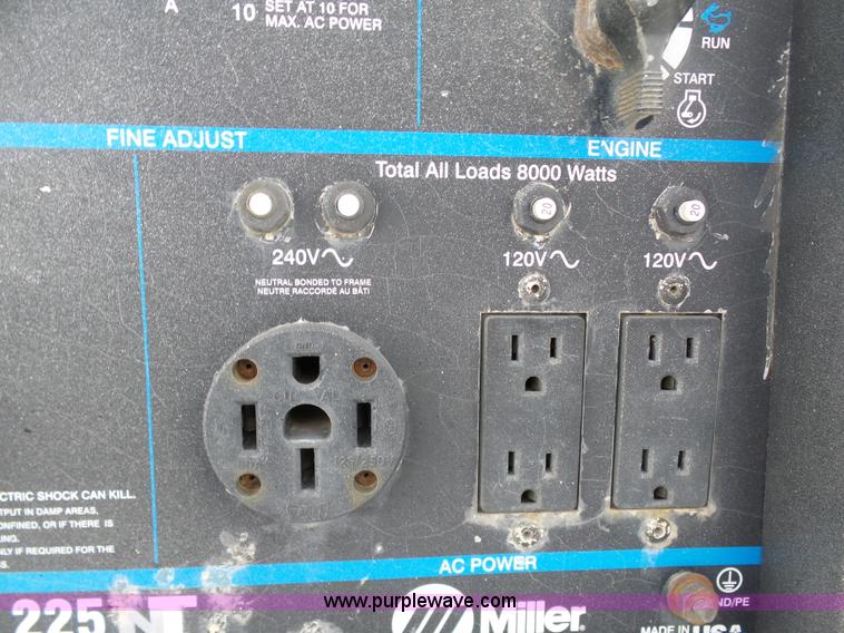 image for item BH9436 2004 Ford F650 Super Duty service truck with crane