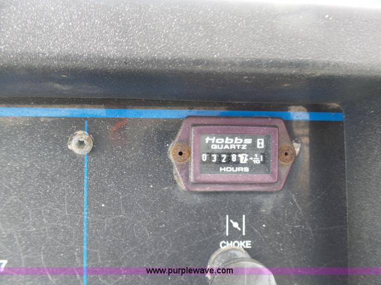 image for item BH9436 2004 Ford F650 Super Duty service truck with crane