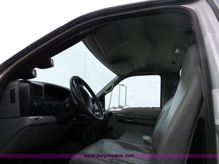 image for item BH9436 2004 Ford F650 Super Duty service truck with crane