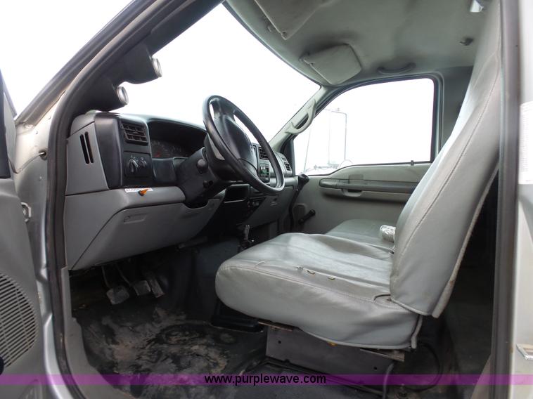 image for item BH9436 2004 Ford F650 Super Duty service truck with crane