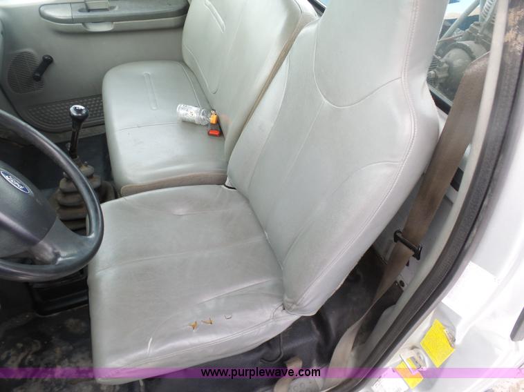 image for item BH9436 2004 Ford F650 Super Duty service truck with crane