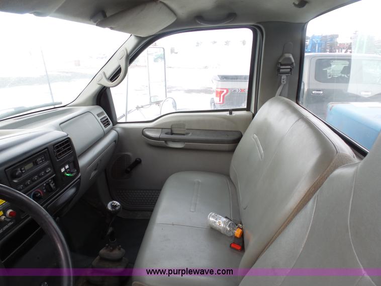 image for item BH9436 2004 Ford F650 Super Duty service truck with crane