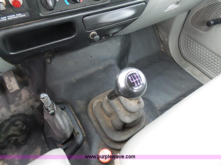 image for item BH9436 2004 Ford F650 Super Duty service truck with crane