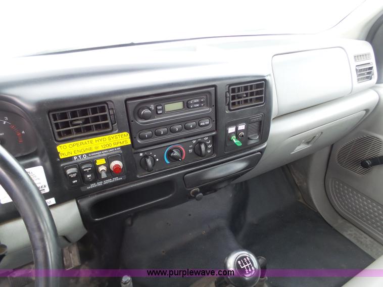 image for item BH9436 2004 Ford F650 Super Duty service truck with crane