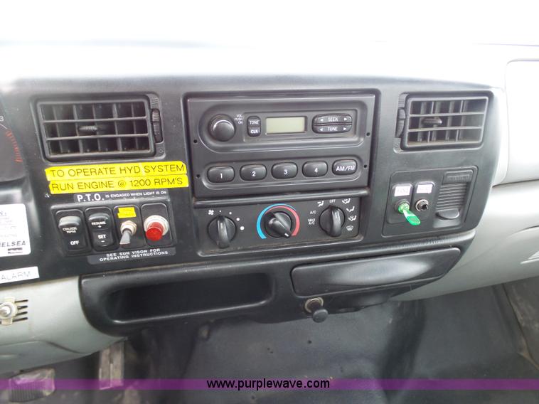 image for item BH9436 2004 Ford F650 Super Duty service truck with crane