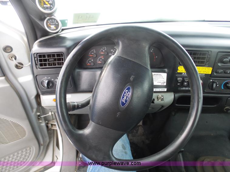 image for item BH9436 2004 Ford F650 Super Duty service truck with crane