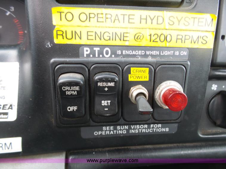 image for item BH9436 2004 Ford F650 Super Duty service truck with crane