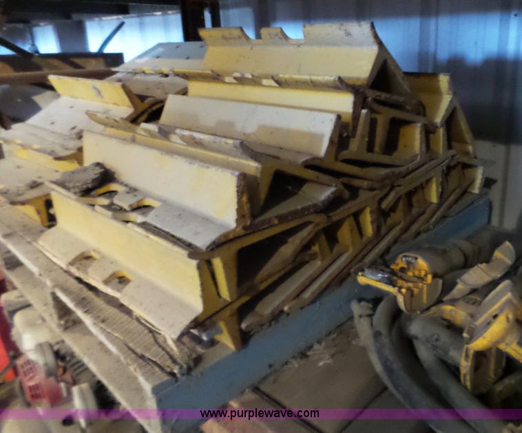 image for item BL9672 (50) Caterpillar dozer track pads