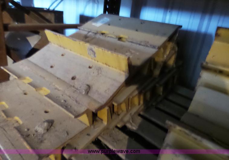 image for item BL9672 (50) Caterpillar dozer track pads