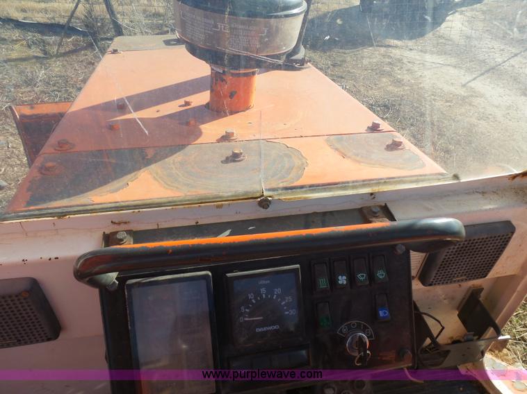 image for item F1161 2000 Daewoo DD80L dozer