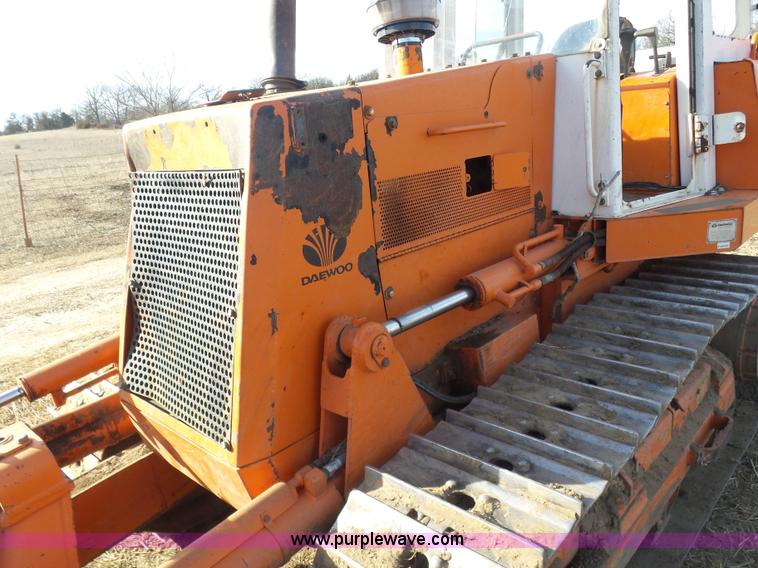 image for item F1161 2000 Daewoo DD80L dozer