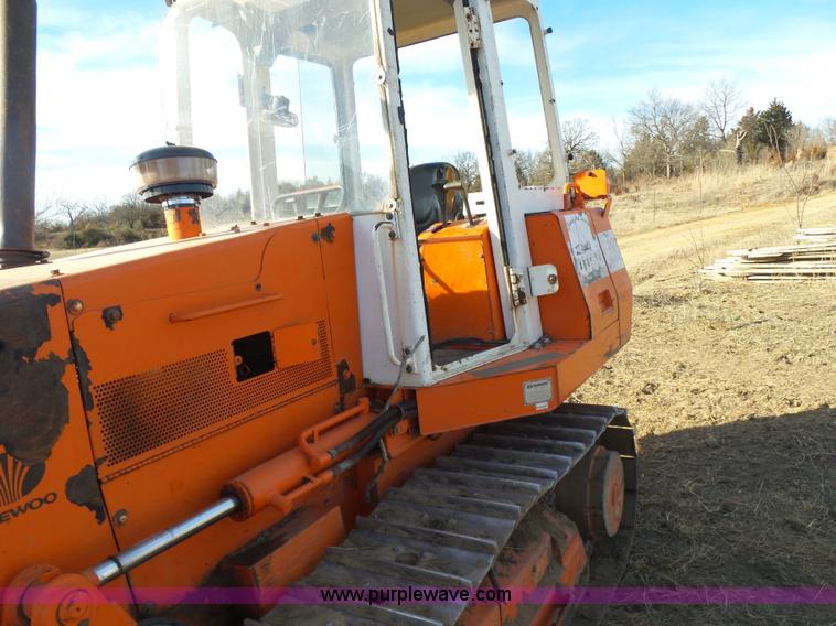 image for item F1161 2000 Daewoo DD80L dozer