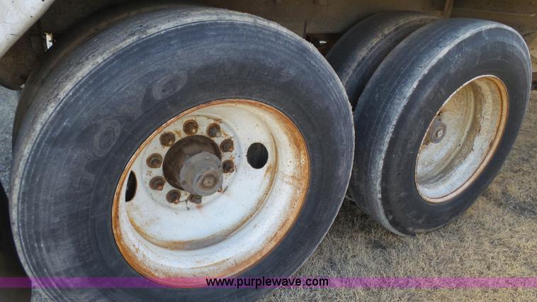 image for item J1278 1983 Chamberlin JAGH-700 double hopper grain trailer