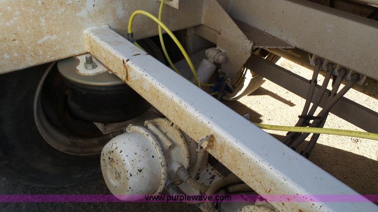 image for item J1280 2013 CTS BDT-40 bottom dump trailer