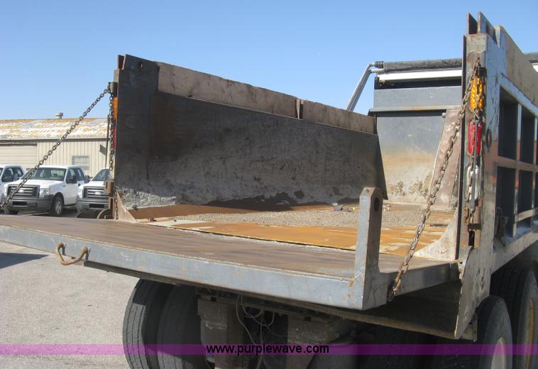 image for item J2906 2008 Peterbilt 340 dump truck