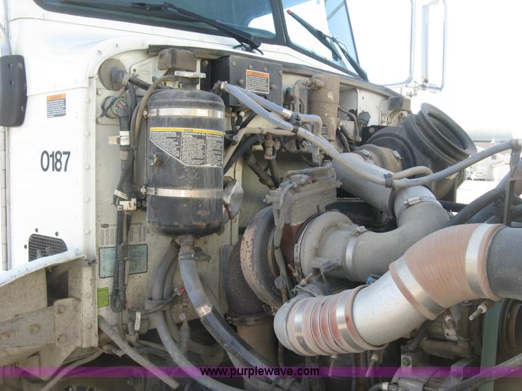 image for item J2906 2008 Peterbilt 340 dump truck